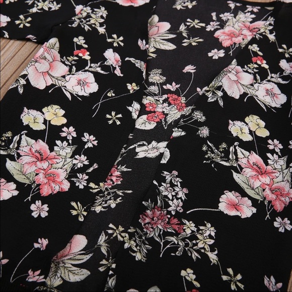 Black floral kimono with fringe - Picture 3 of 5